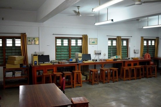 Electronics Devices Laboratory image