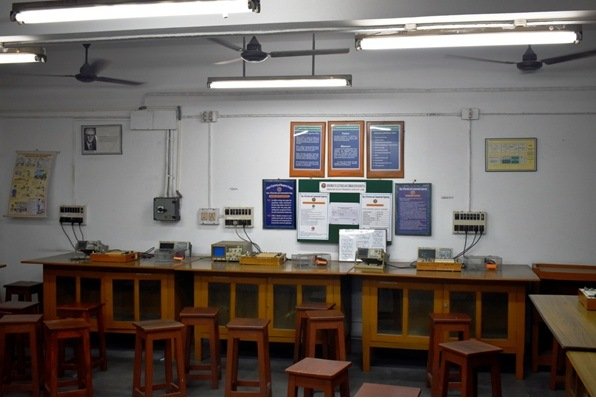 Analog Electronic Circuits Laboratory image